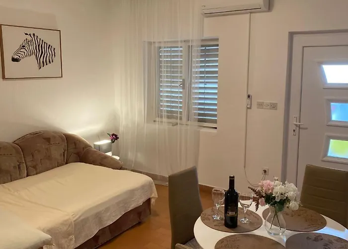 Ines Apartamento Marina (Bossoglina)
